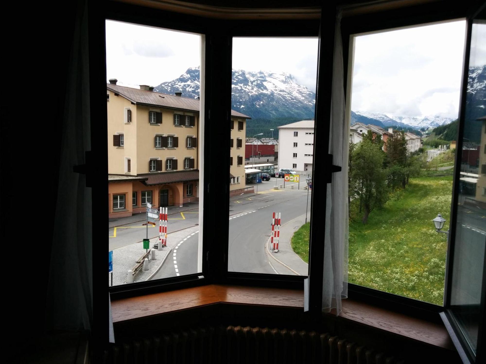 Hotel Terminus Samedan Værelse billede